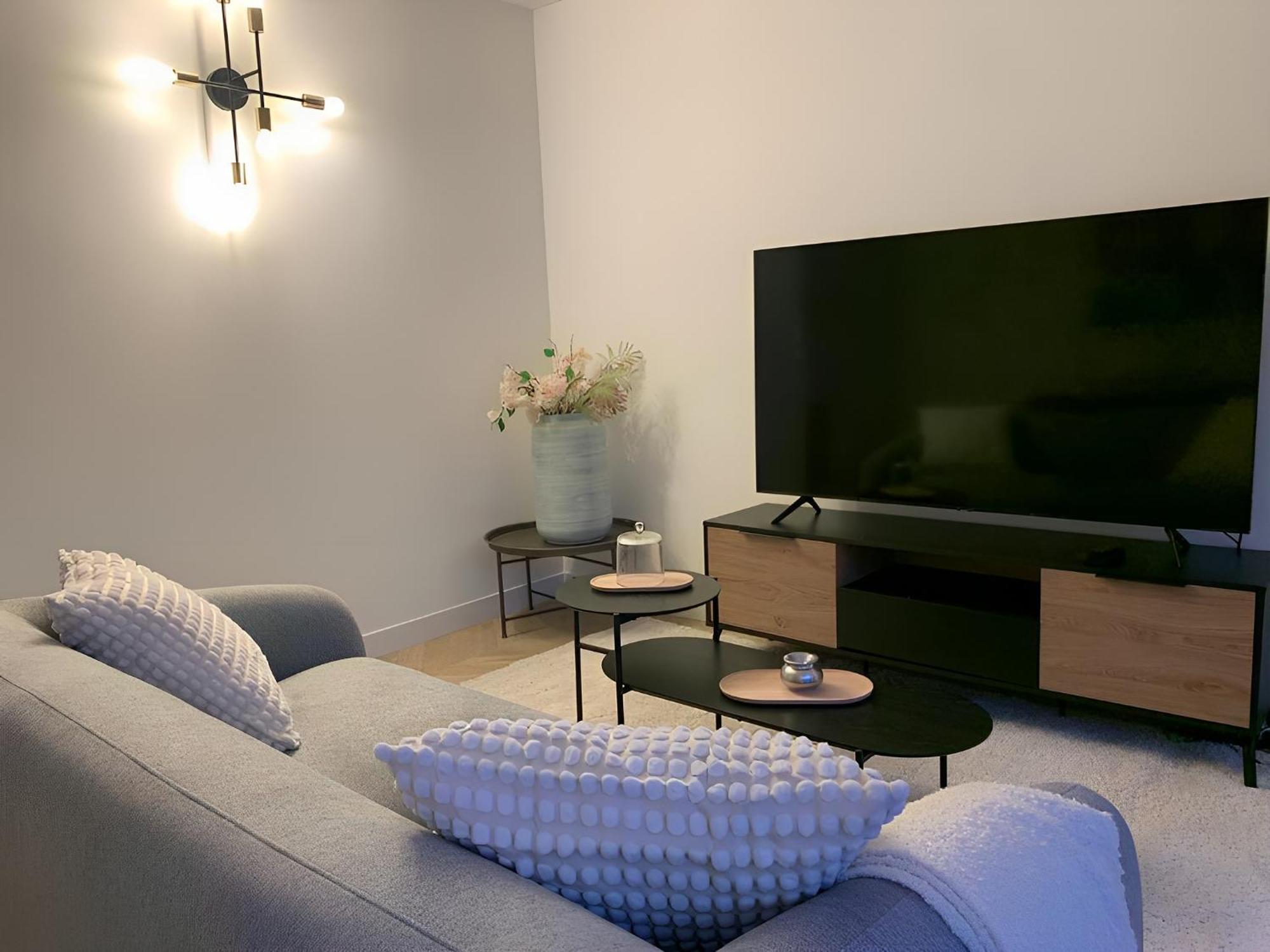 לוולואה פרה Magnifique Appartement, 3 Min De Paris מראה חיצוני תמונה